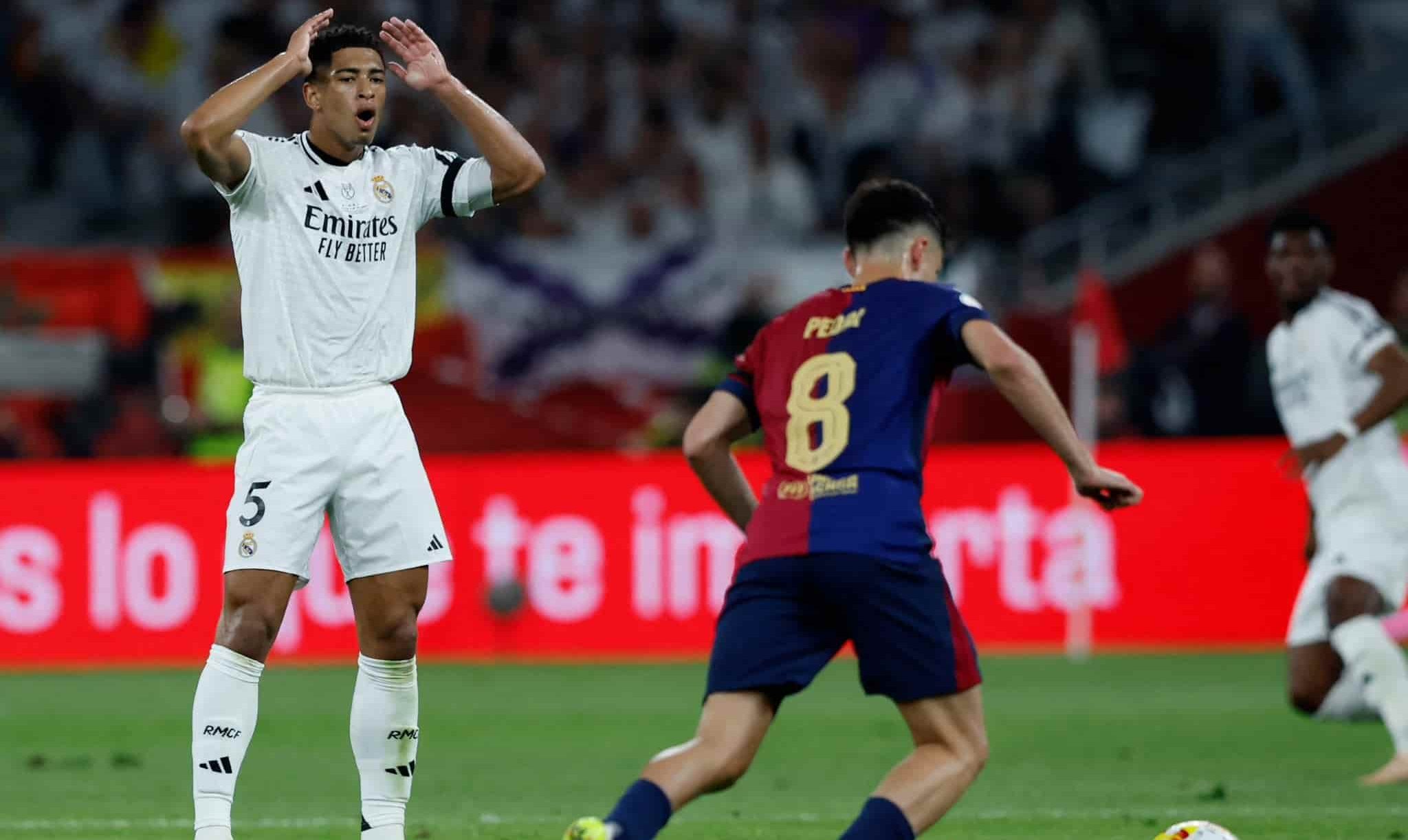 لاعب برشلونة السابق يهاجم ريال مدريد: “يتبعون أساليب المافيا”