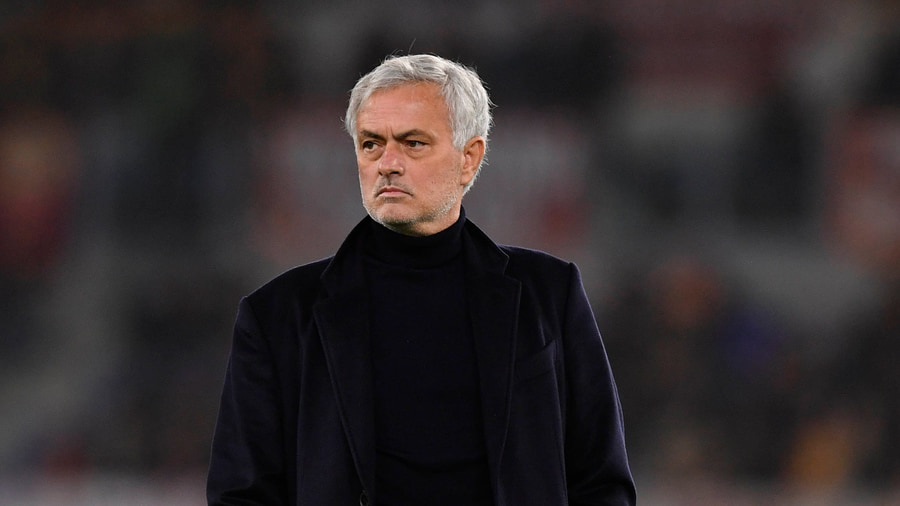 جوزيه مورينيو يستعد لمنافسة كارلو أنشيلوتي على منصب مدرب منتخب البرازيل