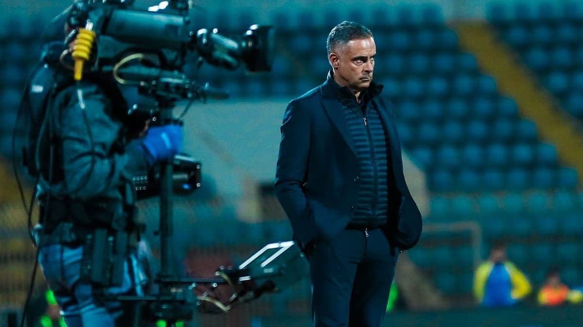 الأهلي يوضح حقيقة مفاوضات جوزيه جوميز لتولي منصب المدير الفني خلفًا لكولر
