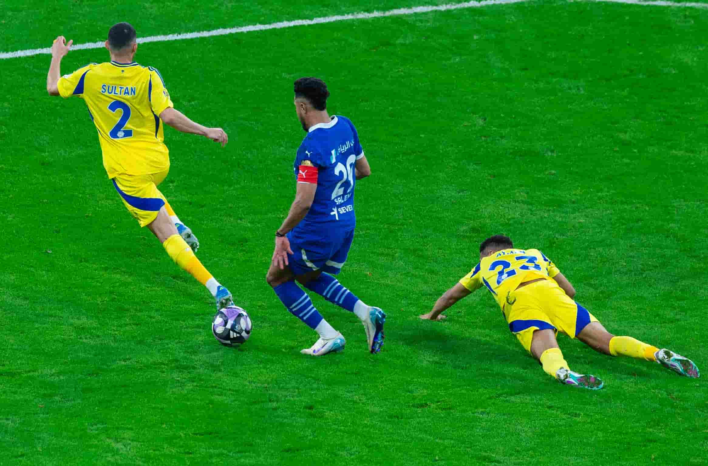 النصر السعودي يفوز علي الهلال بثلاثية في الدوري السعودي