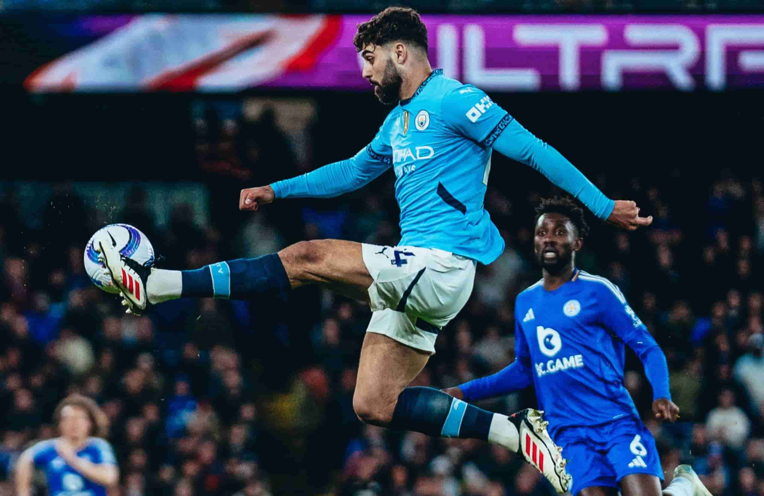 مانشستر سيتي يفوز علي ليستر سيتي بثنائية في الدوري الإنجليزي
