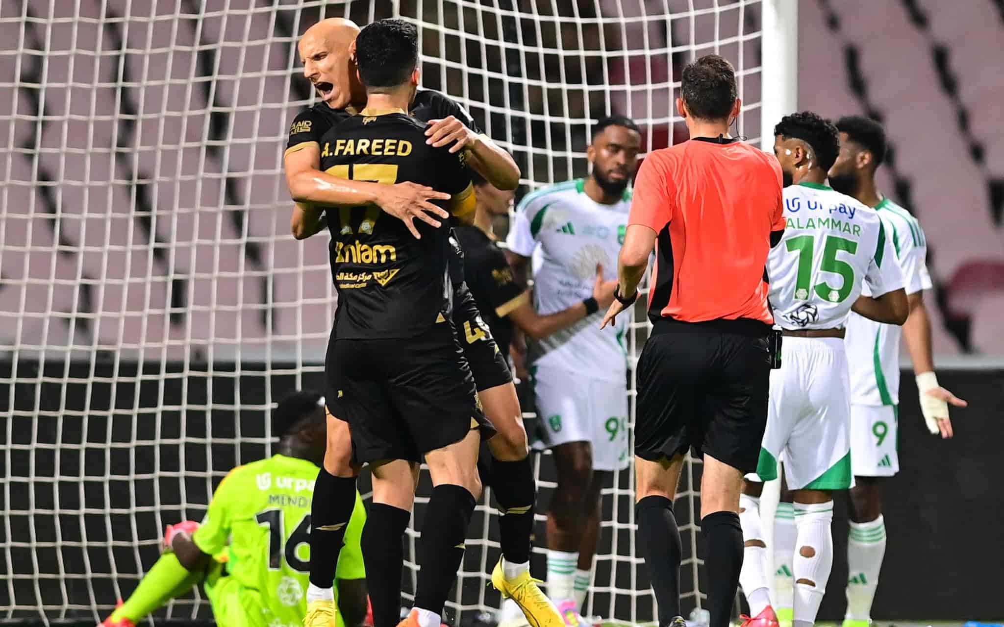 الأهلي السعودي يفوز علي الوحدة في الدوري السعودي