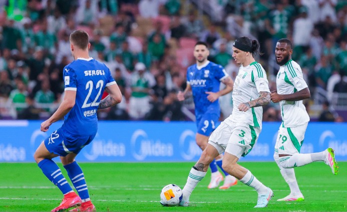 الأهلي السعودي يفوز علي الهلال ويتأهل لنهائي دوري أبطال آسيا