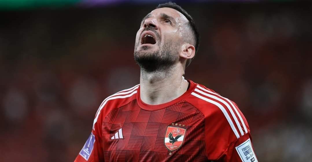 الأهلي يخطر معلول بانتهاء مسيرته ويستبعده من قائمة كأس العالم للأندية