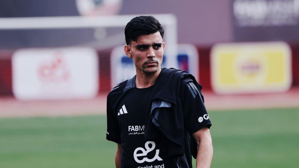 أشرف بن شرقي يتلقى ثلاث ضربات موجعة في النادي الأهلي